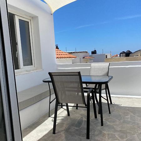Apartamento Iakovos' Luxury Penthouse Tínos Exterior foto